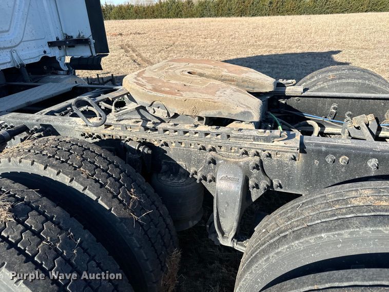 image for item NH9020 2018 Freightliner  Cascadia Evolution CA125SLP semi truck