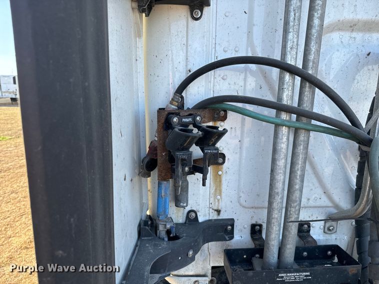 image for item NH9020 2018 Freightliner  Cascadia Evolution CA125SLP semi truck