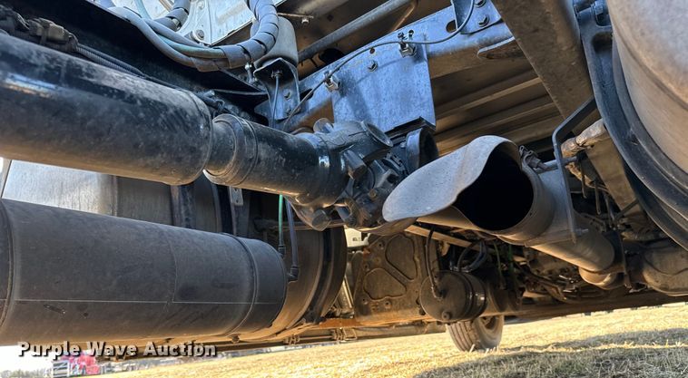 image for item NH9020 2018 Freightliner  Cascadia Evolution CA125SLP semi truck