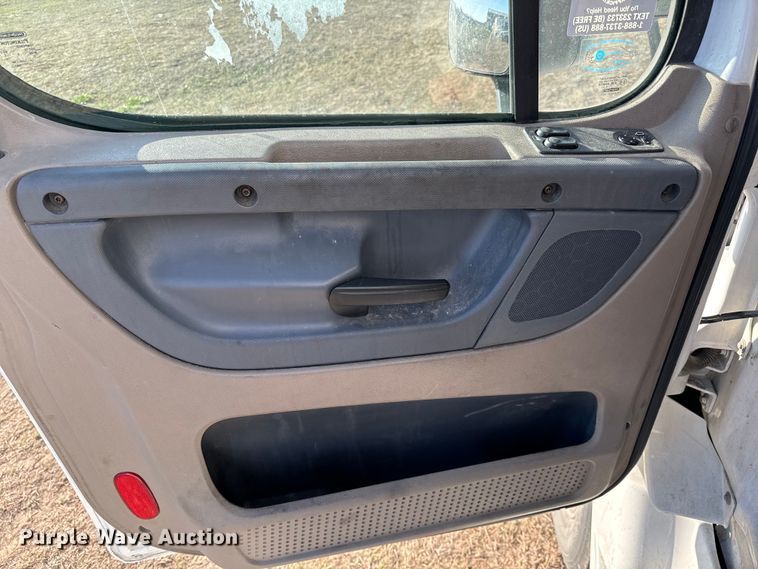 image for item NH9020 2018 Freightliner  Cascadia Evolution CA125SLP semi truck