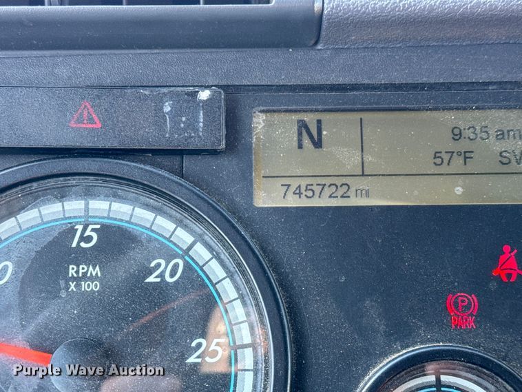 image for item NH9020 2018 Freightliner  Cascadia Evolution CA125SLP semi truck