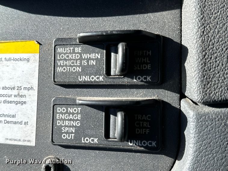 image for item NH9020 2018 Freightliner  Cascadia Evolution CA125SLP semi truck