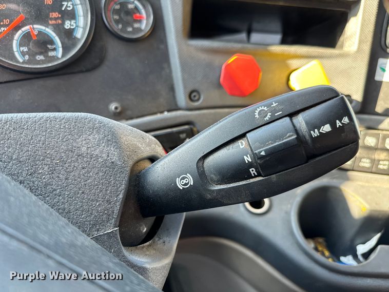 image for item NH9020 2018 Freightliner  Cascadia Evolution CA125SLP semi truck