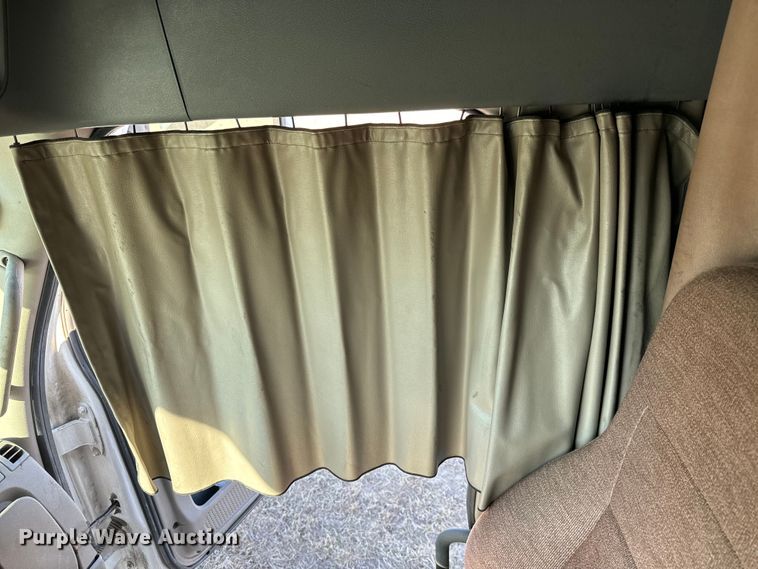 image for item NH9020 2018 Freightliner  Cascadia Evolution CA125SLP semi truck