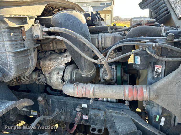 image for item NH9020 2018 Freightliner  Cascadia Evolution CA125SLP semi truck