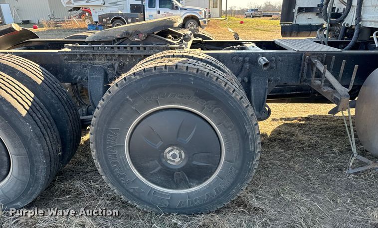 image for item NH9020 2018 Freightliner  Cascadia Evolution CA125SLP semi truck