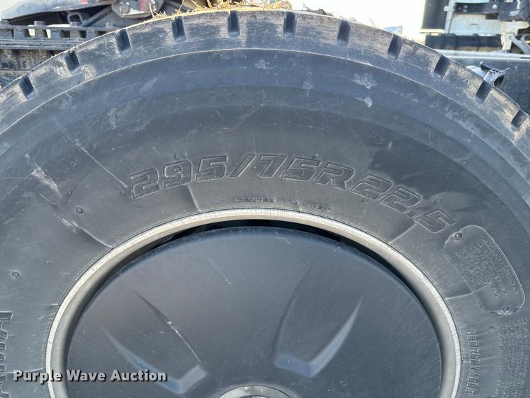 image for item NH9020 2018 Freightliner  Cascadia Evolution CA125SLP semi truck