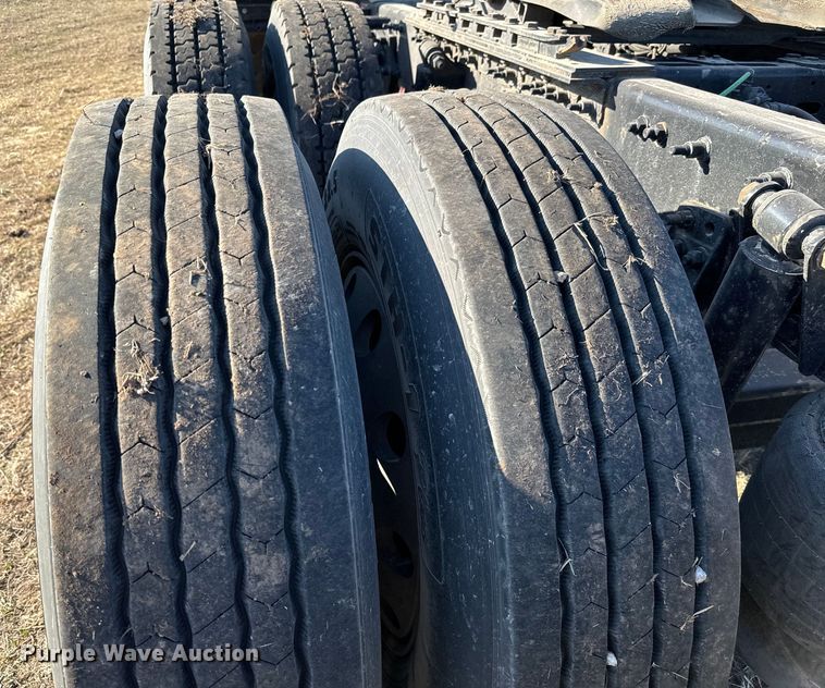 image for item NH9020 2018 Freightliner  Cascadia Evolution CA125SLP semi truck