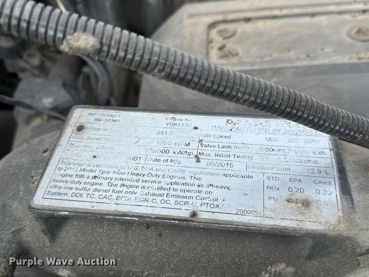 image for item NH9114 2016 Peterbilt 389 semi truck