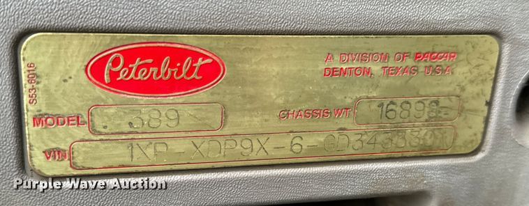 image for item NH9115 2016 Peterbilt 389 semi truck