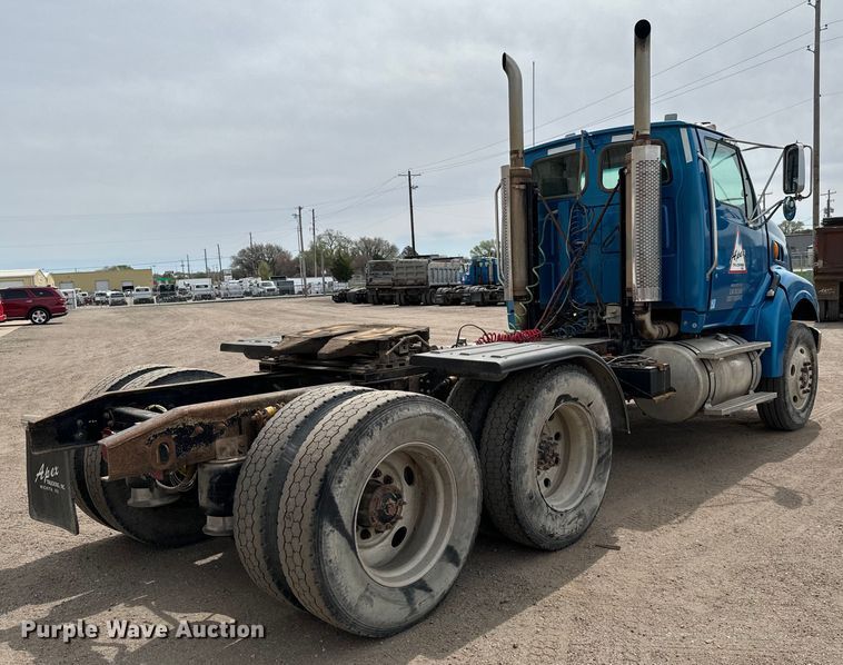 image for item NH9119 2005 Sterling L9500 semi truck