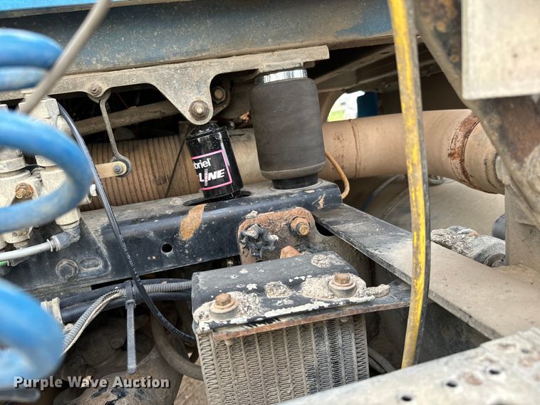 image for item NH9119 2005 Sterling L9500 semi truck