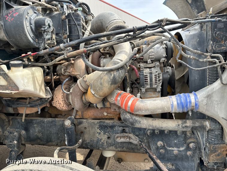 image for item NH9119 2005 Sterling L9500 semi truck