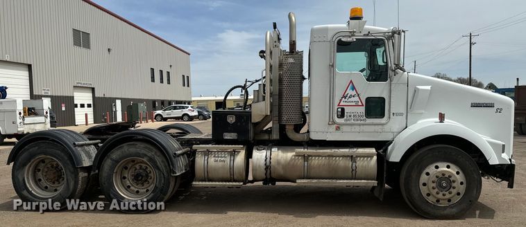 image for item NH9123 2012 Kenworth T800 semi truck