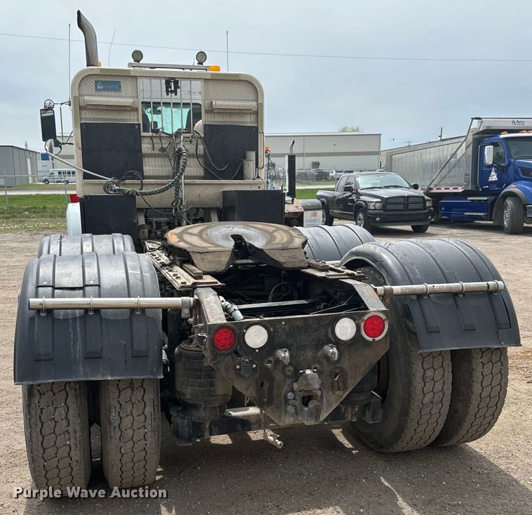 image for item NH9123 2012 Kenworth T800 semi truck