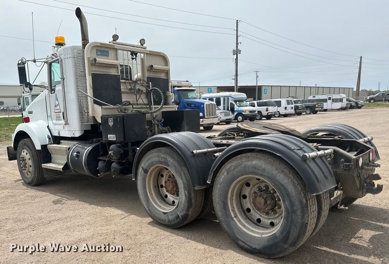 image for item NH9123 2012 Kenworth T800 semi truck