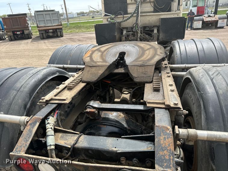 image for item NH9123 2012 Kenworth T800 semi truck