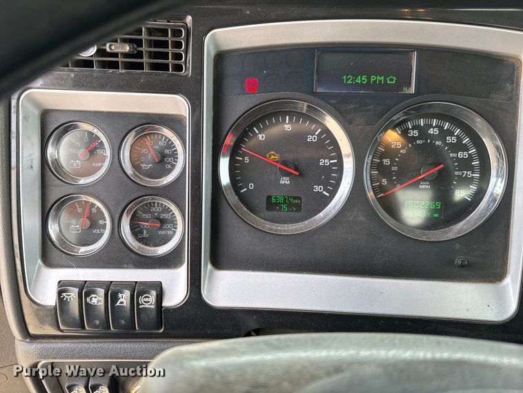 image for item NH9123 2012 Kenworth T800 semi truck