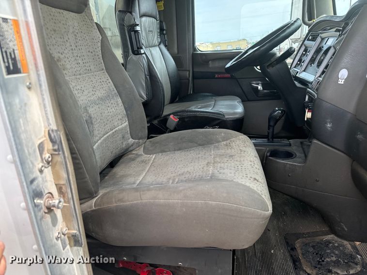 image for item NH9123 2012 Kenworth T800 semi truck