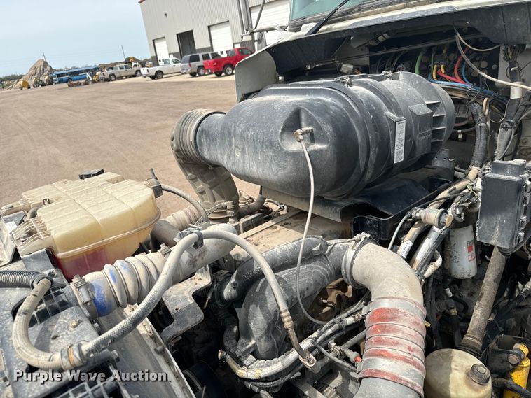 image for item NH9123 2012 Kenworth T800 semi truck