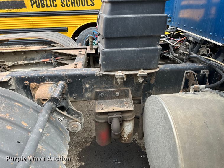 image for item NH9125 1997 Kenworth  T400 semi truck