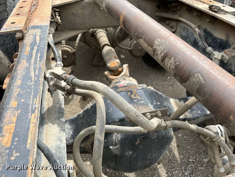 image for item NH9125 1997 Kenworth  T400 semi truck