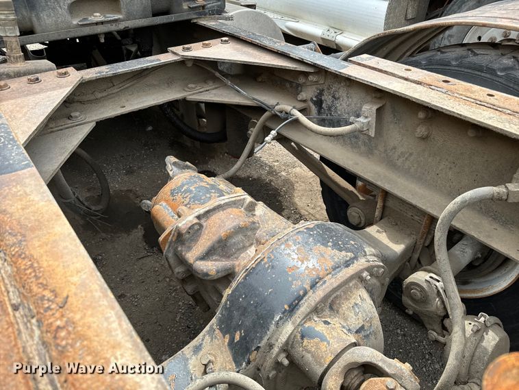 image for item NH9125 1997 Kenworth  T400 semi truck