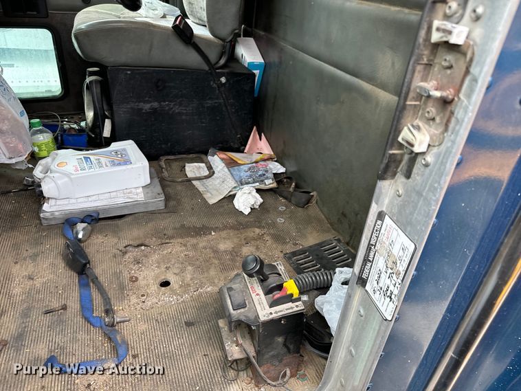 image for item NH9125 1997 Kenworth  T400 semi truck