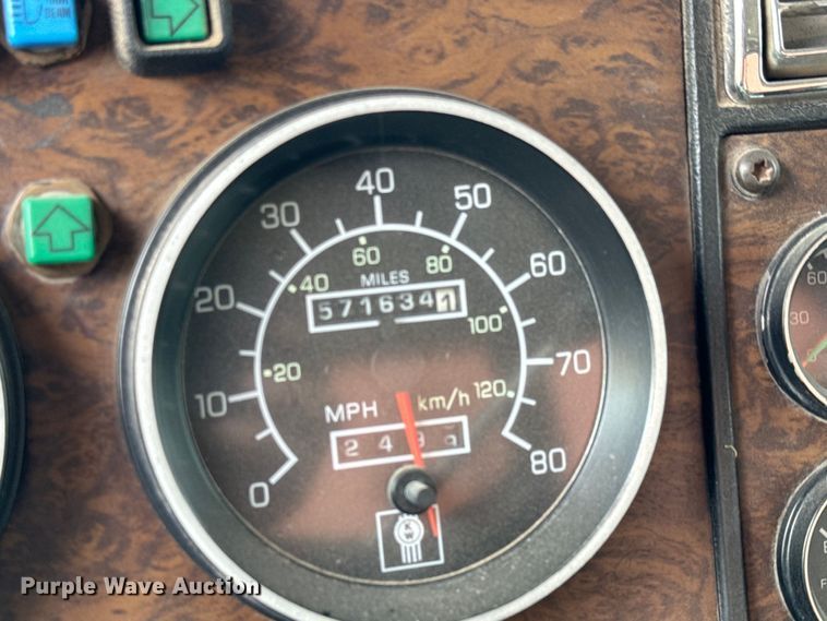 image for item NH9125 1997 Kenworth  T400 semi truck