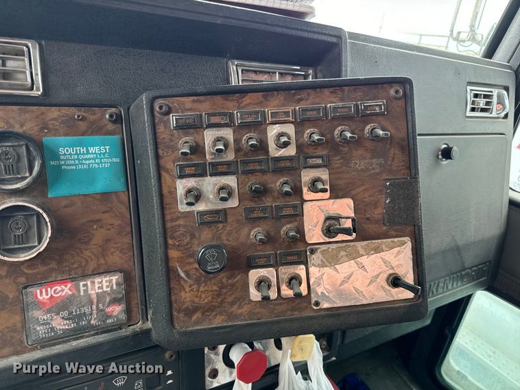 image for item NH9125 1997 Kenworth  T400 semi truck