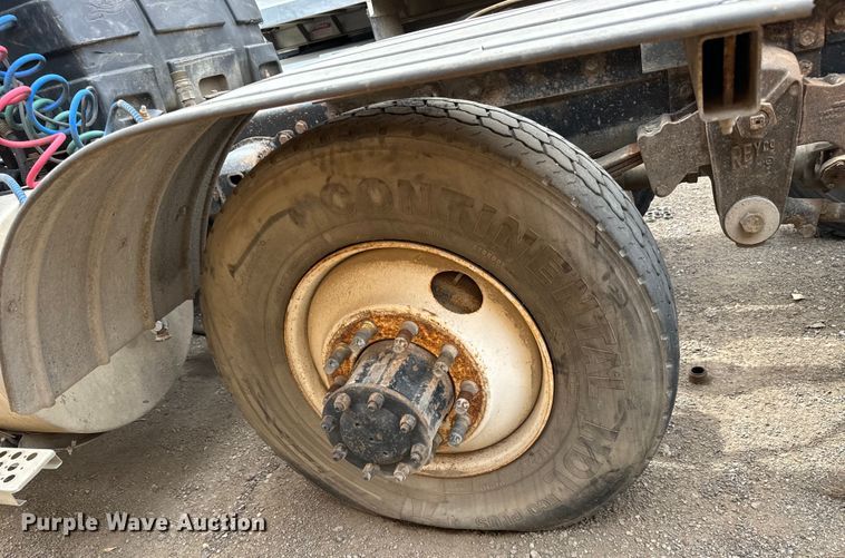 image for item NH9125 1997 Kenworth  T400 semi truck