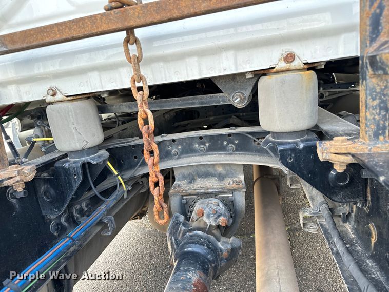 image for item NH9194 2017 Freightliner  Cascadia PT126SLP semi truck