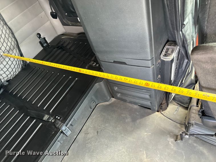 image for item NH9194 2017 Freightliner  Cascadia PT126SLP semi truck