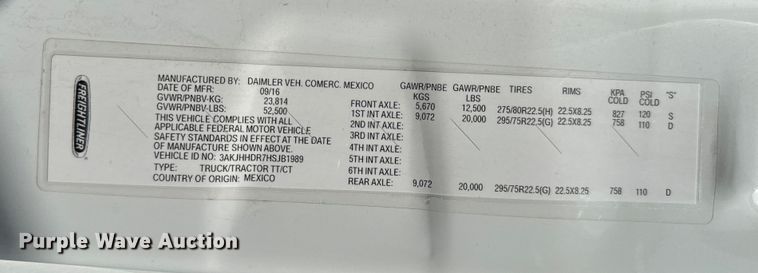 image for item NH9194 2017 Freightliner  Cascadia PT126SLP semi truck