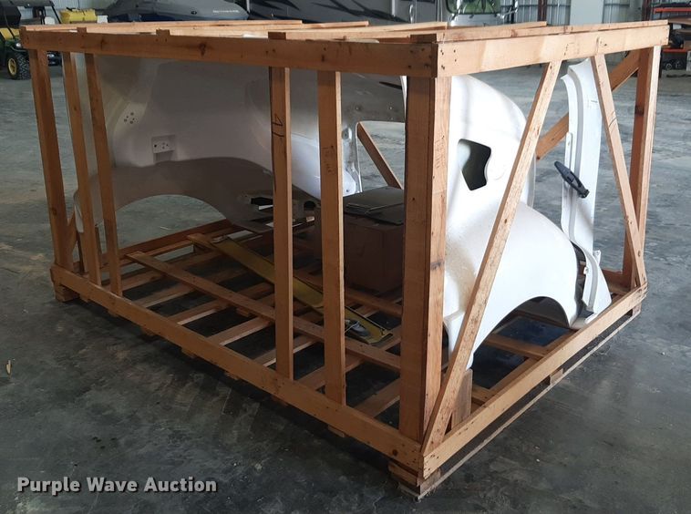 image for item NV9095 Peterbilt 387 hood