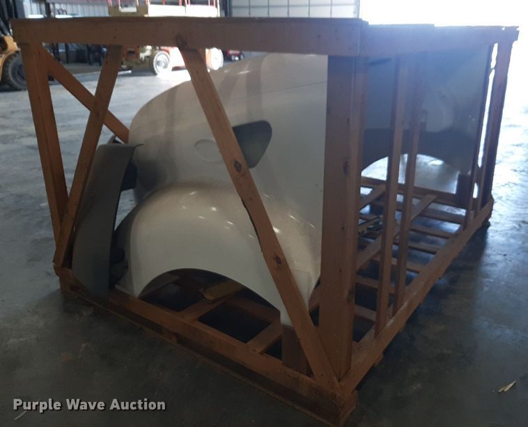 image for item NV9095 Peterbilt 387 hood