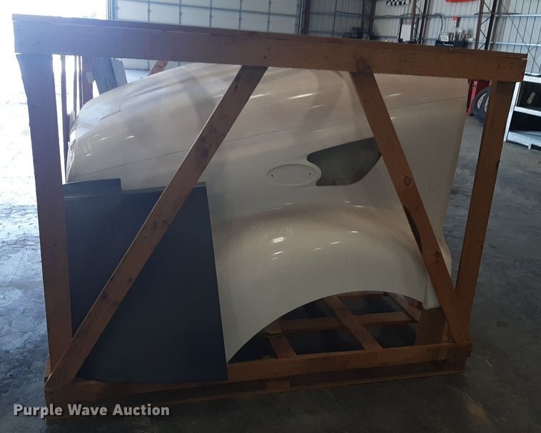 image for item NV9095 Peterbilt 387 hood