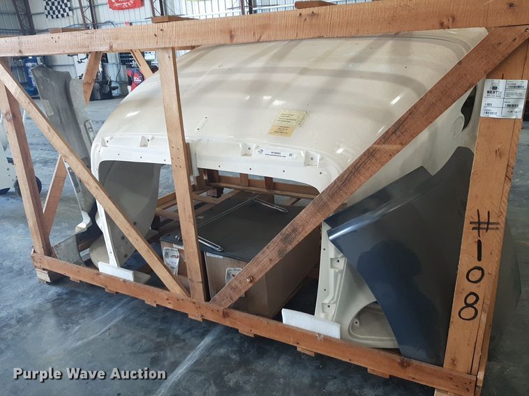 image for item NV9095 Peterbilt 387 hood