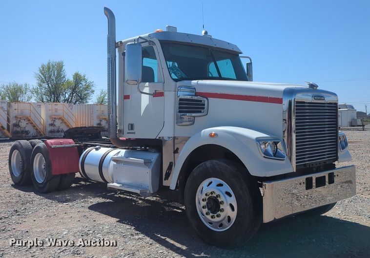 image for item NZ9429 2013 Freightliner  Coranado semi truck