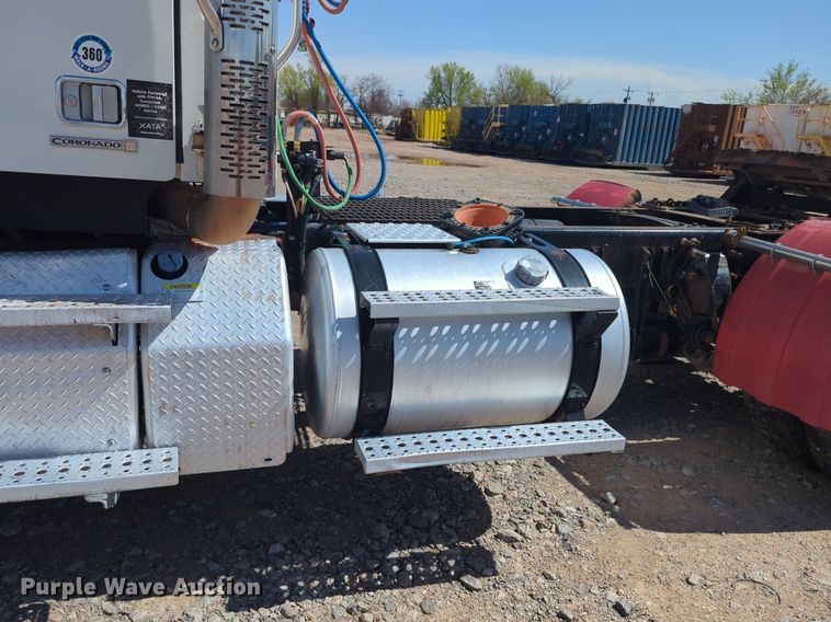 image for item NZ9429 2013 Freightliner  Coranado semi truck