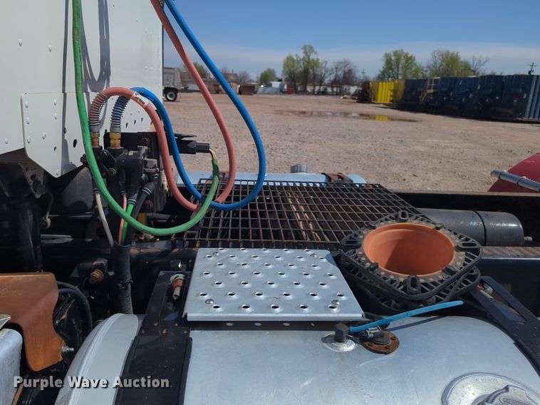 image for item NZ9429 2013 Freightliner  Coranado semi truck