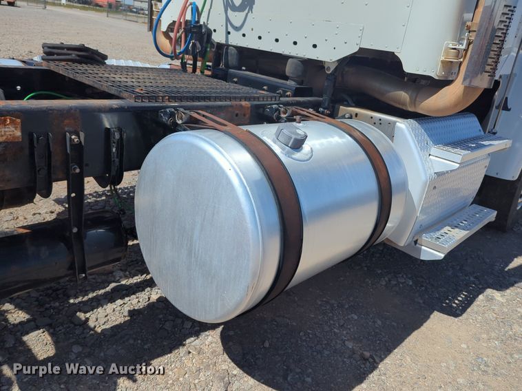 image for item NZ9429 2013 Freightliner  Coranado semi truck