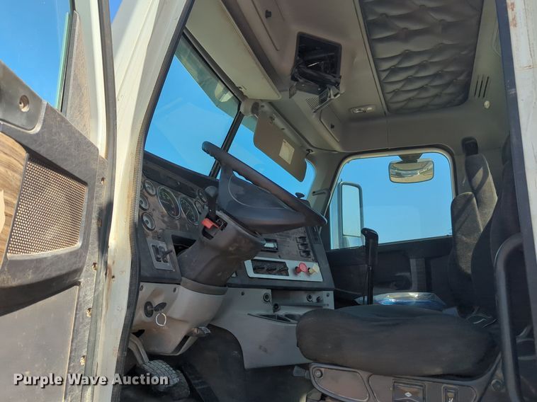 image for item NZ9429 2013 Freightliner  Coranado semi truck