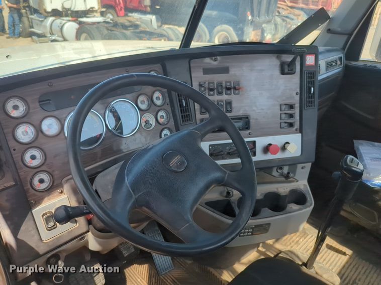 image for item NZ9429 2013 Freightliner  Coranado semi truck