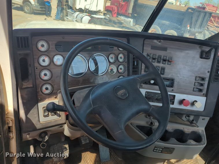 image for item NZ9429 2013 Freightliner  Coranado semi truck