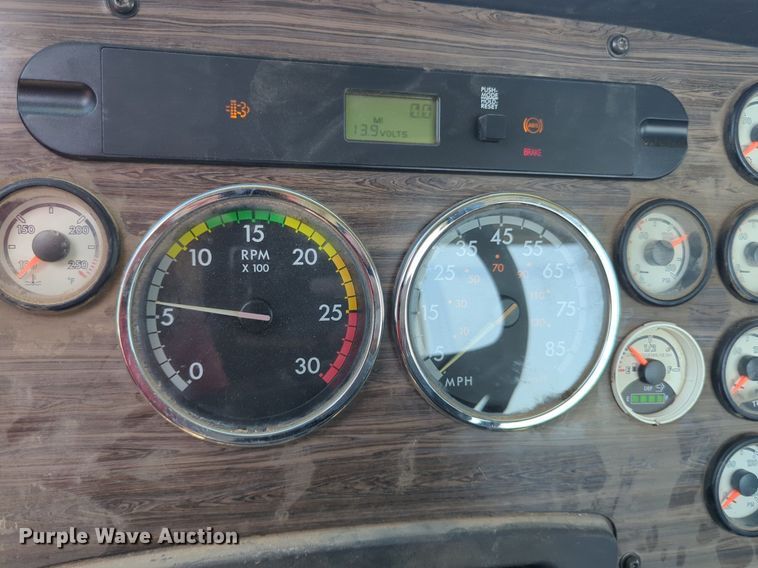 image for item NZ9429 2013 Freightliner  Coranado semi truck