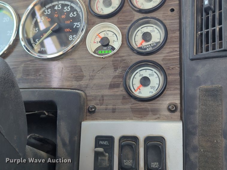 image for item NZ9429 2013 Freightliner  Coranado semi truck