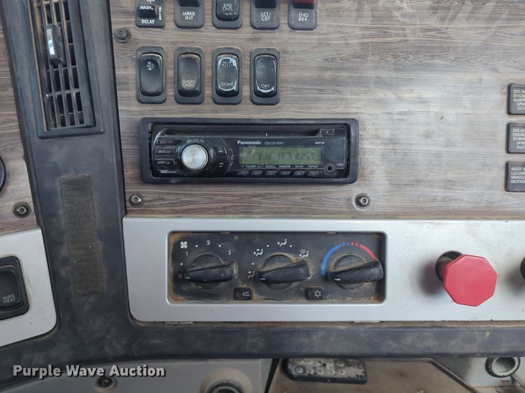 image for item NZ9429 2013 Freightliner  Coranado semi truck