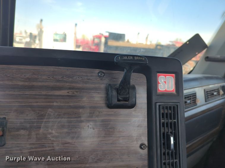 image for item NZ9429 2013 Freightliner  Coranado semi truck