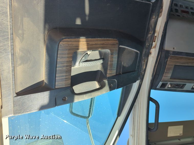 image for item NZ9429 2013 Freightliner  Coranado semi truck